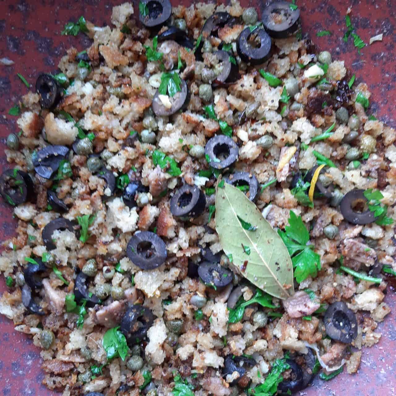 #101pastas 006: Part puttanesca | Herd Gastronomy